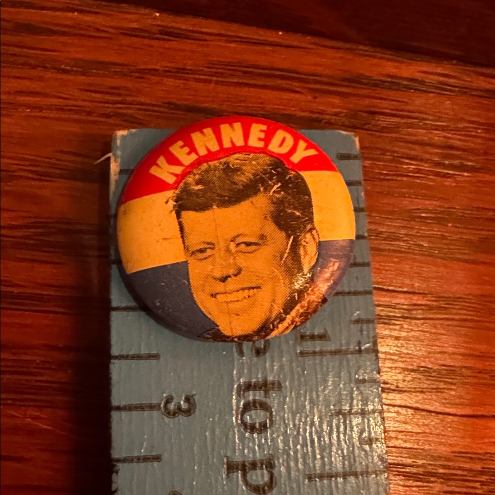 VTG 1960 Metal Kennedy Campaign Button - Picture 2 of 3
